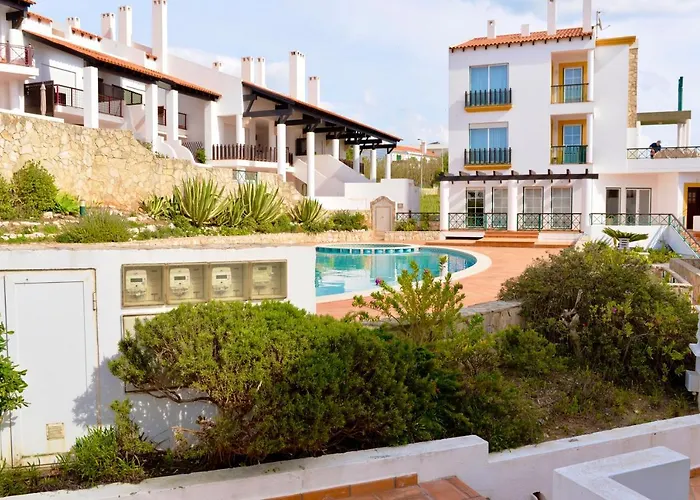 Sunset - Fantastic 1 Bedroom Sleeps 4 In Amazing Complex サン・マルティーニョ・ド・ポルト